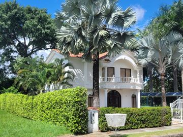 VENTA DE CASA QUINTA MELGAR