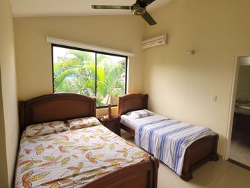 VENTA DE CASA QUINTA MELGAR