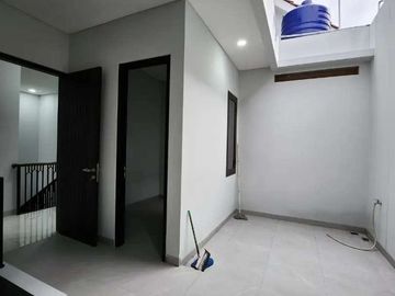 Rumah design classic modern di komplek Cempaka putih Jakarta pusat