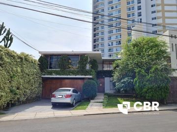 VENDO CASA EN SAN ISIDRO