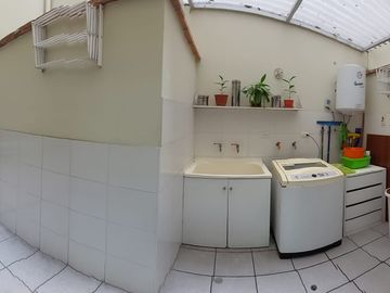 CERCA A OVALO HIGUERETA - DEPARTAMENTO EN VENTA EN PRIMER PISO  – SURCO