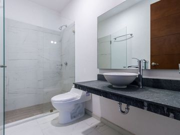 🚨VENTA🚨 CASA NUEVA A 4 MINUTOS DEL TEC DE MTY CON TERRAZA