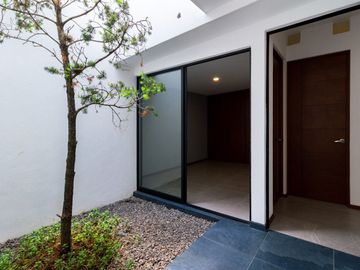 🚨VENTA🚨 CASA NUEVA A 4 MINUTOS DEL TEC DE MTY CON TERRAZA