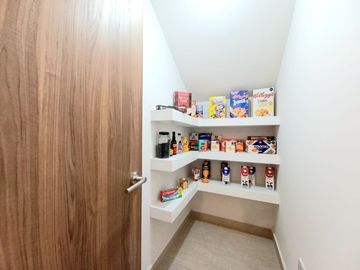 CASA EN VENTA EN ZIBATA CON OPCION A 4TA HABITACION EN PLANTA BAJA