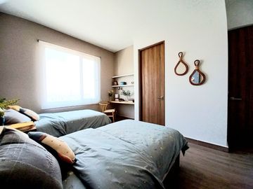 CASA EN VENTA EN ZIBATA CON OPCION A 4TA HABITACION EN PLANTA BAJA