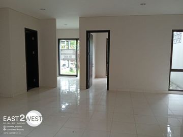 Disewakan Rumah Cluster Foglio Foresta BSD City Tangerang Kondisi Fresh Baru Renovasi Bagus Nyaman Siap Huni