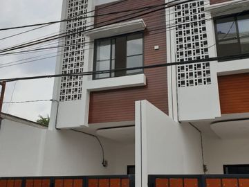 Dijual Rumah 2 Lantai Strategis Salemba Percetakan Negara Jakpus Jakarta Pusat