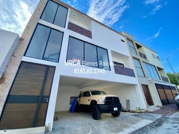 Casa en Venta en Cumbres de Santiago, Nuevo León