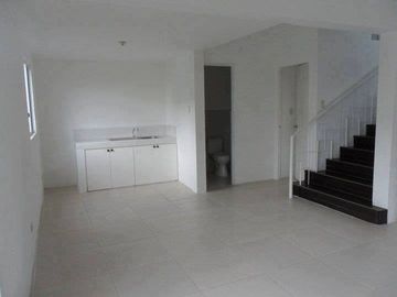 4Bedroom House and Lot fot Sale  Alenxandra Single Attached With fence Ready for Occupancy