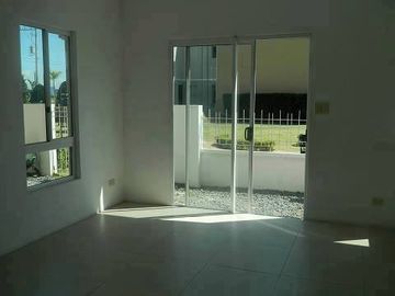 4Bedroom House and Lot fot Sale  Alenxandra Single Attached With fence Ready for Occupancy