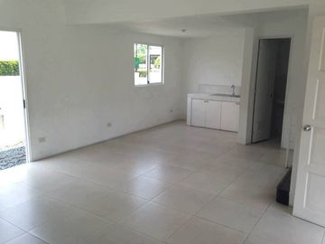 4Bedroom House and Lot fot Sale  Alenxandra Single Attached With fence Ready for Occupancy