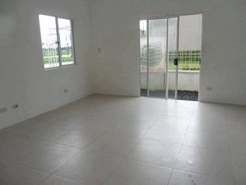 4Bedroom House and Lot fot Sale  Alenxandra Single Attached With fence Ready for Occupancy