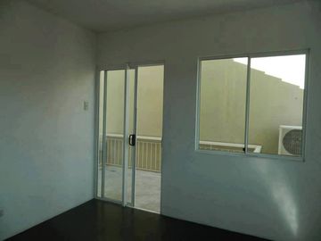 4Bedroom House and Lot fot Sale  Alenxandra Single Attached With fence Ready for Occupancy