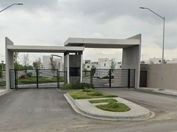 hermosa casa en venta ubicada en cipres fraccionamiento reserva acanto nuevo leon