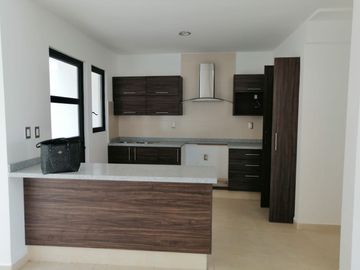 CASA EN VENTA, PUNTA ESMERALDA, CORREGIDORA, QUERETARO.