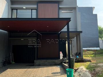 Rumah lantai 2,5 di Bintaro Sektor 7, Cluster Kebayoran Village