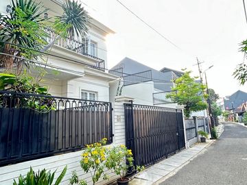 Dijual Rumah Jalan Grinting, Kebayoran Baru Jakarta Selatan Bagus Cantik Nyaman Siap Huni Lokasi Strategis