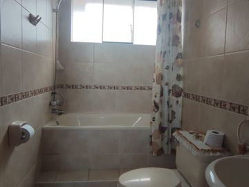 ¡Cerca a Metro! Vendo Casa 300 m² Terreno Urb. Privada Cerro Colorado