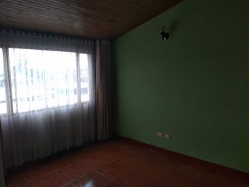 SE VENDE CASA EN EL BARRIO LA VIRGEN CENTRO MADRID