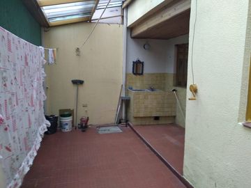 SE VENDE CASA EN EL BARRIO LA VIRGEN CENTRO MADRID