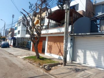 Se Vende Casa Como Terreno Urbanizacion Los  Cedros De Villa Chorrillos