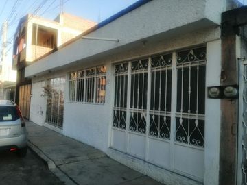 Se Vende Casa en Arcos del Valle, Calle Licenciado Agustín Aurelio Tena, Arcos del Valle, Morelia, Michoacán, México