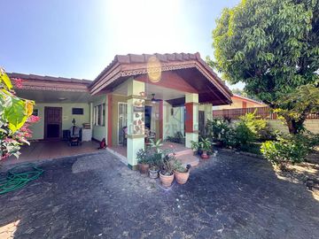 3 Bedroom House in the City for Sale near Wua Lai Walking Street