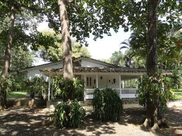 VENDO FINCA EN SANTA FE DE ANTIOQUIA A 1 KM DEL PUEBLO