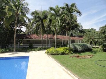 VENDO FINCA EN SANTA FE DE ANTIOQUIA A 1 KM DEL PUEBLO