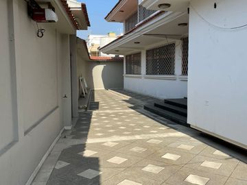 Casa de Alquiler o Venta en la Garzota