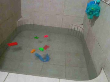 Casa de Venta en Naranjito, Milagro a cuatro cuadras del chifon frente ala línea ferrea