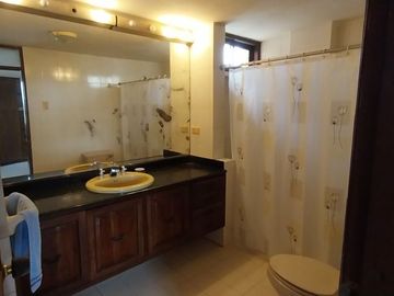 DE OPORTUNIDAD!! HERMOSO APARTAMETO EN PRADO CON AREA DE 212mts , PARQUEADERO DOBLE