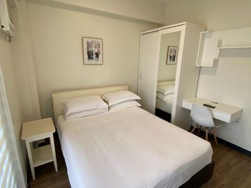 Interiored Design 2-Bedroom Unit FOR SALE in Brio Tower, Makati