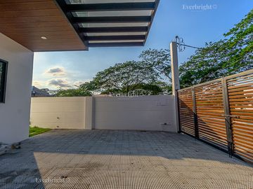 BRAND NEW HOUSE & LOT IN CAVITE