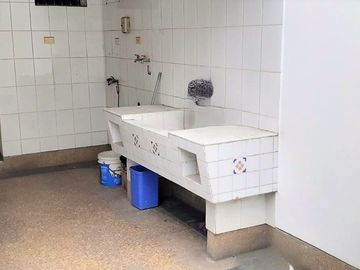 VENDO AMPLIA CASA CERCA AV. LOS FRUTALES – LA MOLINA