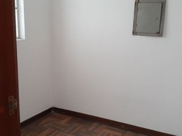 VENDO AMPLIA CASA CERCA AV. LOS FRUTALES – LA MOLINA