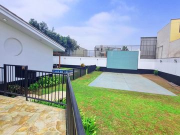 VENDO AMPLIA CASA CERCA AV. LOS FRUTALES – LA MOLINA