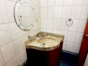 VENDO AMPLIA CASA CERCA AV. LOS FRUTALES – LA MOLINA