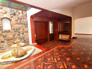 VENDO AMPLIA CASA CERCA AV. LOS FRUTALES – LA MOLINA