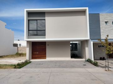 Casa a estrenar en Venta en Solares coto Fontee, Zapopan, Jalisco