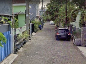 Rumah di Ketintang 2 Lantai Murah Siap Huni Dekat Raya  A Yani, Royal Plaza