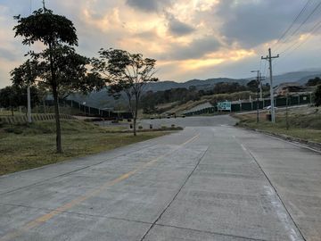 House and Lot for sale in Pampanga Alviera near Clark Airport, Subic and New Clark City