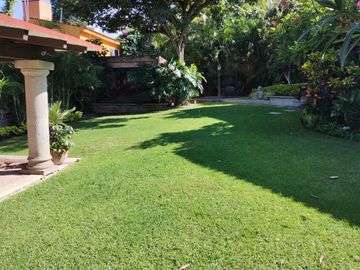 VENTA DE CASA SOLA ESTILO MEXICANO MODERNO EN PRIVADA CON VIGILANCIA EN BURGOS, TEMIXCO