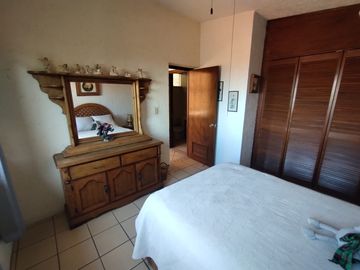 VENTA DE CASA SOLA ESTILO MEXICANO MODERNO EN PRIVADA CON VIGILANCIA EN BURGOS, TEMIXCO