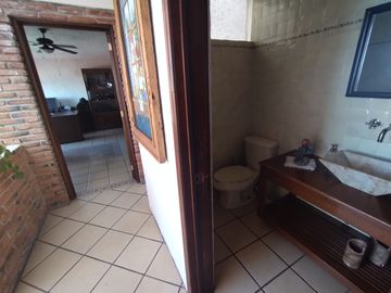 VENTA DE CASA SOLA ESTILO MEXICANO MODERNO EN PRIVADA CON VIGILANCIA EN BURGOS, TEMIXCO
