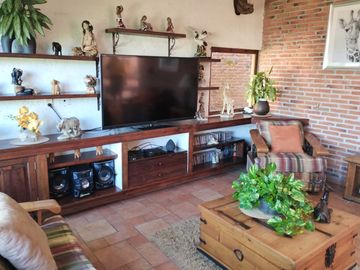 VENTA DE CASA SOLA ESTILO MEXICANO MODERNO EN PRIVADA CON VIGILANCIA EN BURGOS, TEMIXCO
