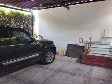 VENTA DE CASA SOLA ESTILO MEXICANO MODERNO EN PRIVADA CON VIGILANCIA EN BURGOS, TEMIXCO