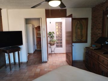 VENTA DE CASA SOLA ESTILO MEXICANO MODERNO EN PRIVADA CON VIGILANCIA EN BURGOS, TEMIXCO