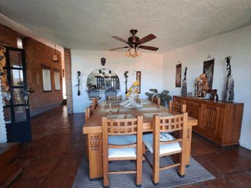 VENTA DE CASA SOLA ESTILO MEXICANO MODERNO EN PRIVADA CON VIGILANCIA EN BURGOS, TEMIXCO