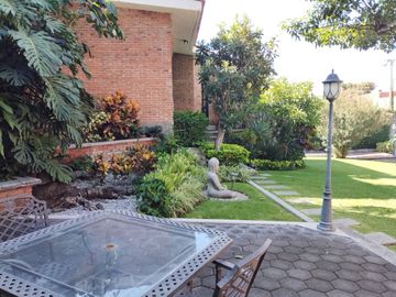 VENTA DE CASA SOLA ESTILO MEXICANO MODERNO EN PRIVADA CON VIGILANCIA EN BURGOS, TEMIXCO
